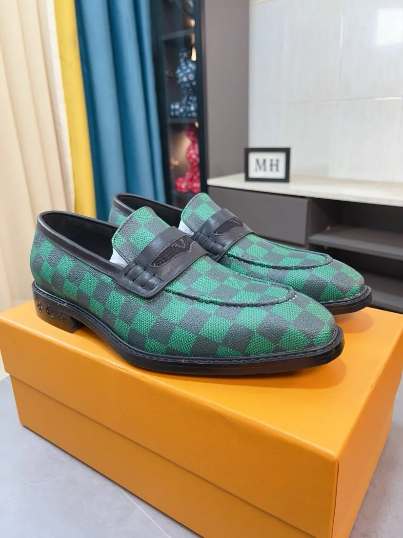 Ex-factory price 720🌹🌹High version [LV] Louis Vuitton's popular casual leather shoes🎖Fashionable and elegant🎖🎖Material: Original imported open-edge beaded cowhide, washed cowhide leather lining, original open-molded rubber outsole, high-end and classy, ​​elegant quality, instantly transforming into a handsome man ❤❤Standard\nNumber: 38-44